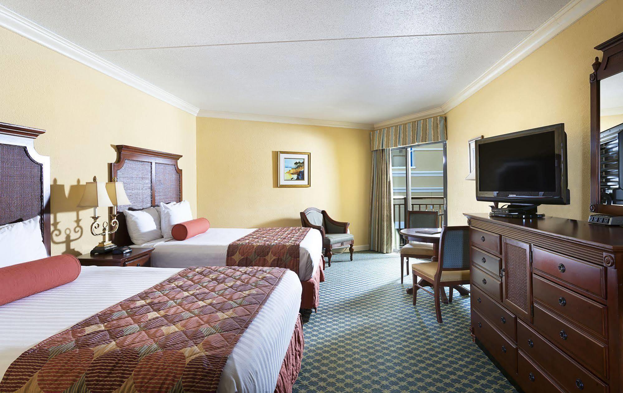 Holiday Pavilion Resort On The Boardwalk Myrtle Beach Bagian luar foto