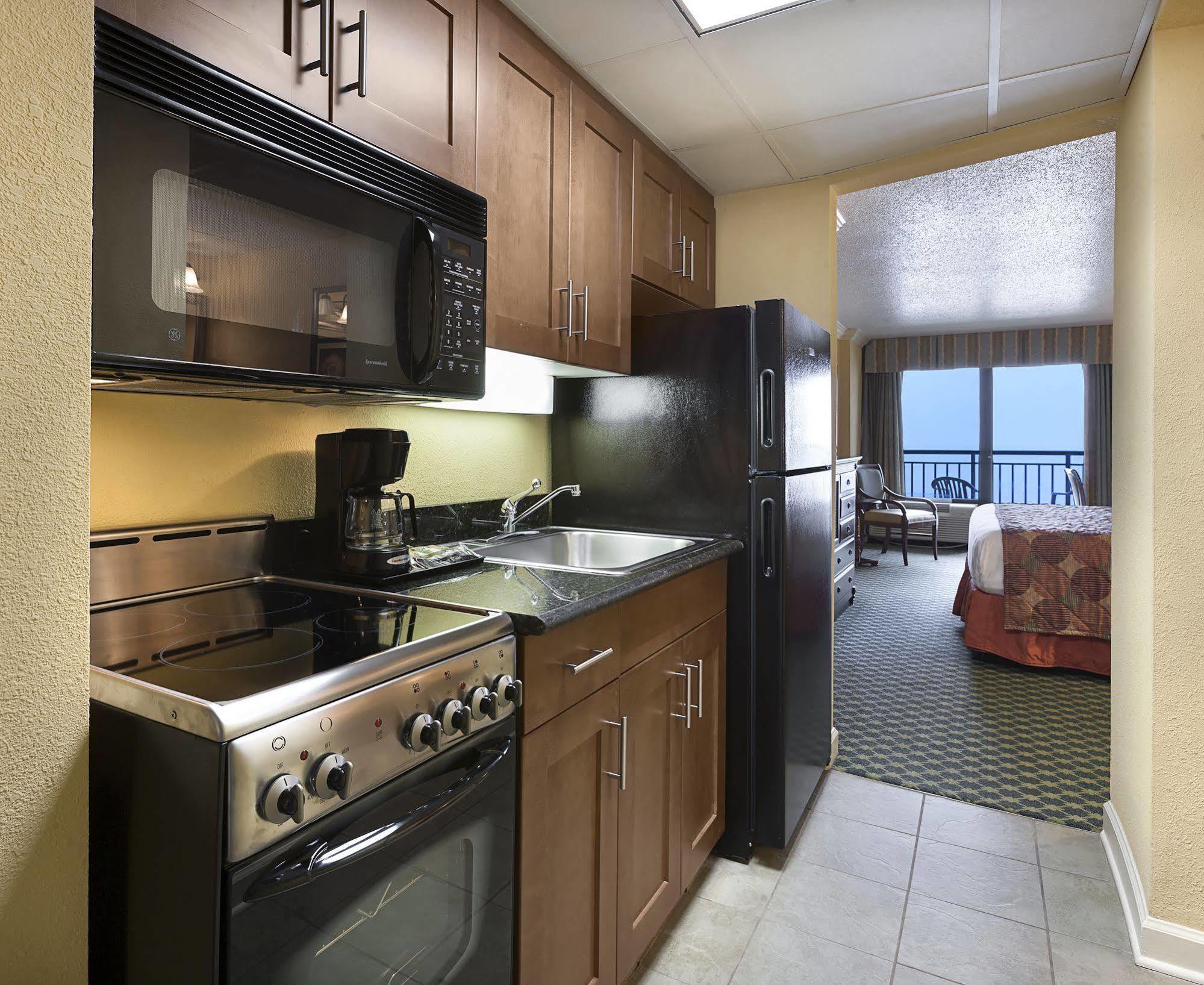 Holiday Pavilion Resort On The Boardwalk Myrtle Beach Bagian luar foto